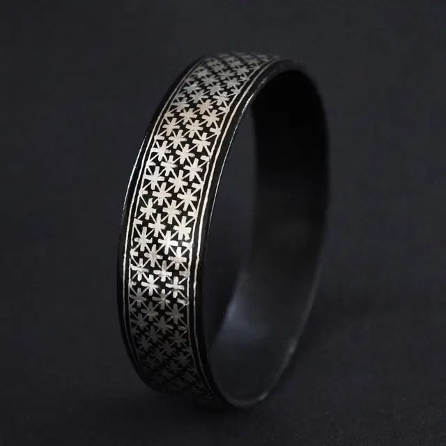 Bidriware Silver Inlay Big Star Bangle - Single