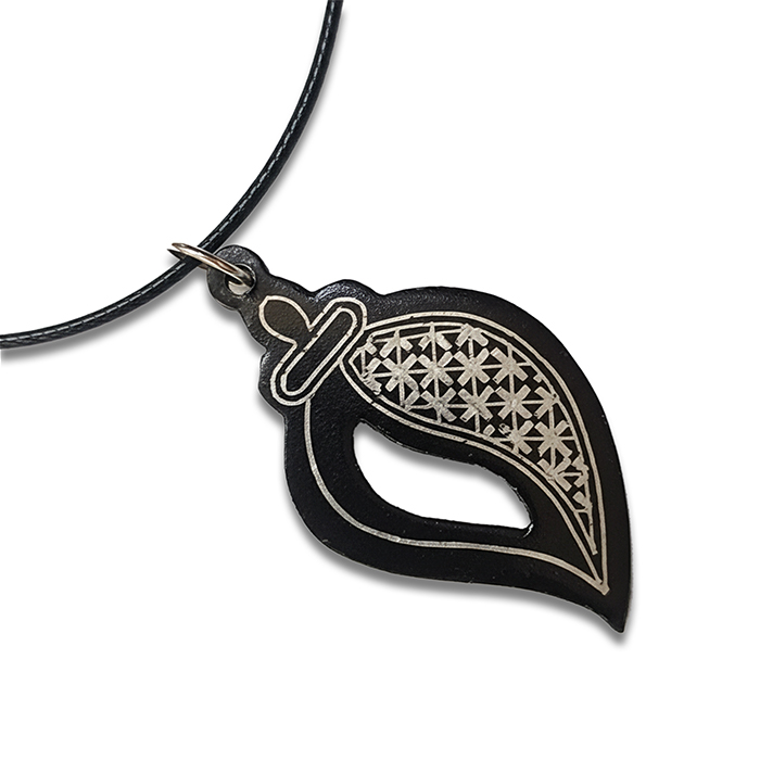 Bidriware Silver Inlay Conch Pendant
