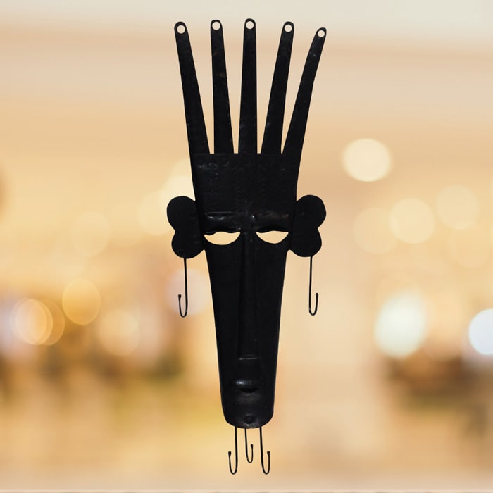 Iron Craft - Madiya Face Hanger (1.5 Ft)