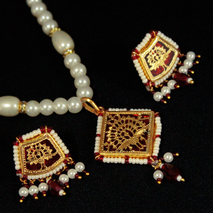 Dancing Peacock Pattern 23kt Gold Jewellery Set