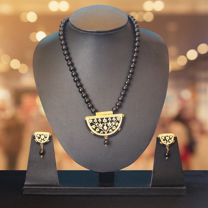 Black Floral Motif 23kt Gold Jewellery Set