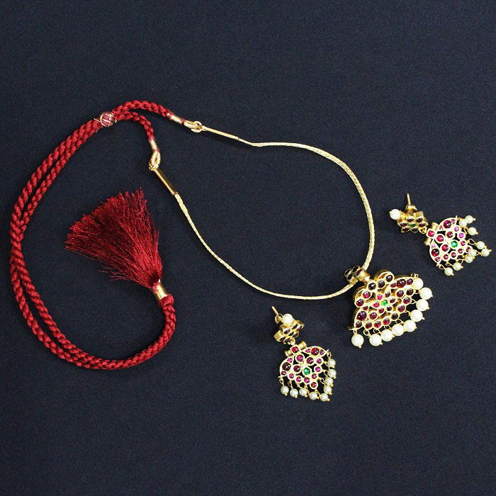 Nagercoil Temple Jewellery Choker Set - Silver (45%): Gold (25%) : Stones(30%)