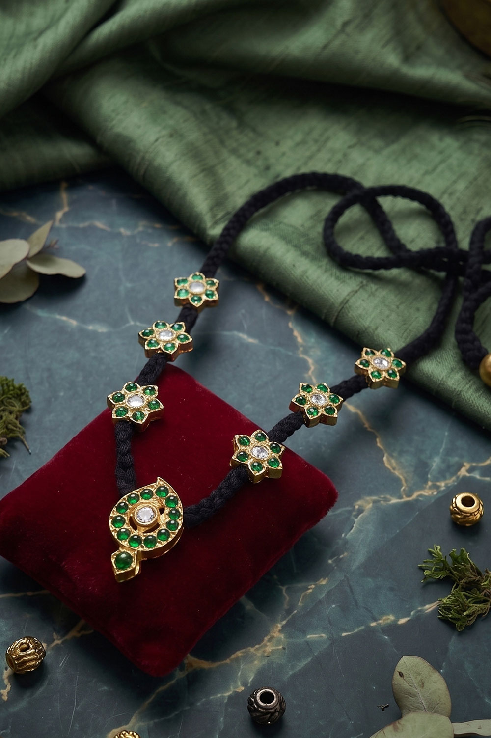 Nagercoil Temple Jewellery Choker - Silver (45%): Gold (25%) : Stones(30%)