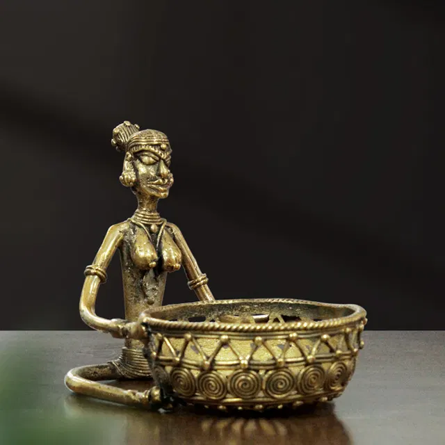 Bastar Dhokra Art Women Basket