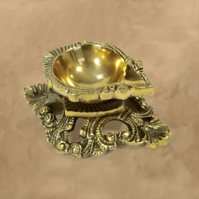 Moradabad Brass Craft Diya Leaf Single (475-550 grams)
