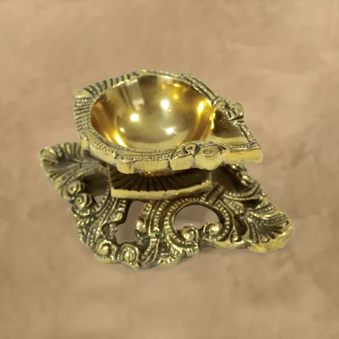 Moradabad Brass Craft Diya Leaf Single (475-550 grams)