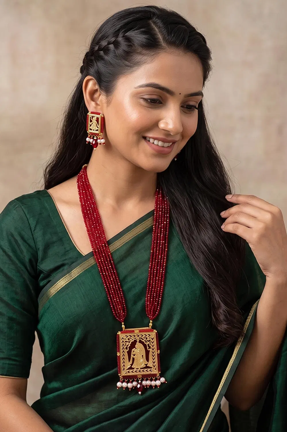 Thewa Red Queen Motif 23kt Gold Jewellery Set