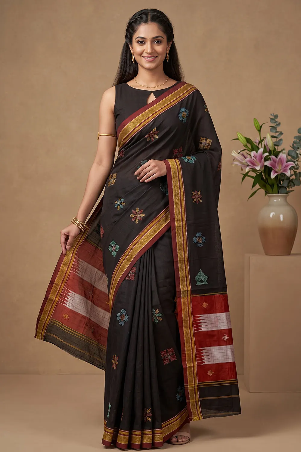 Kasuti Hand Embroidery on ilkal Handloom Cotton Silk Saree