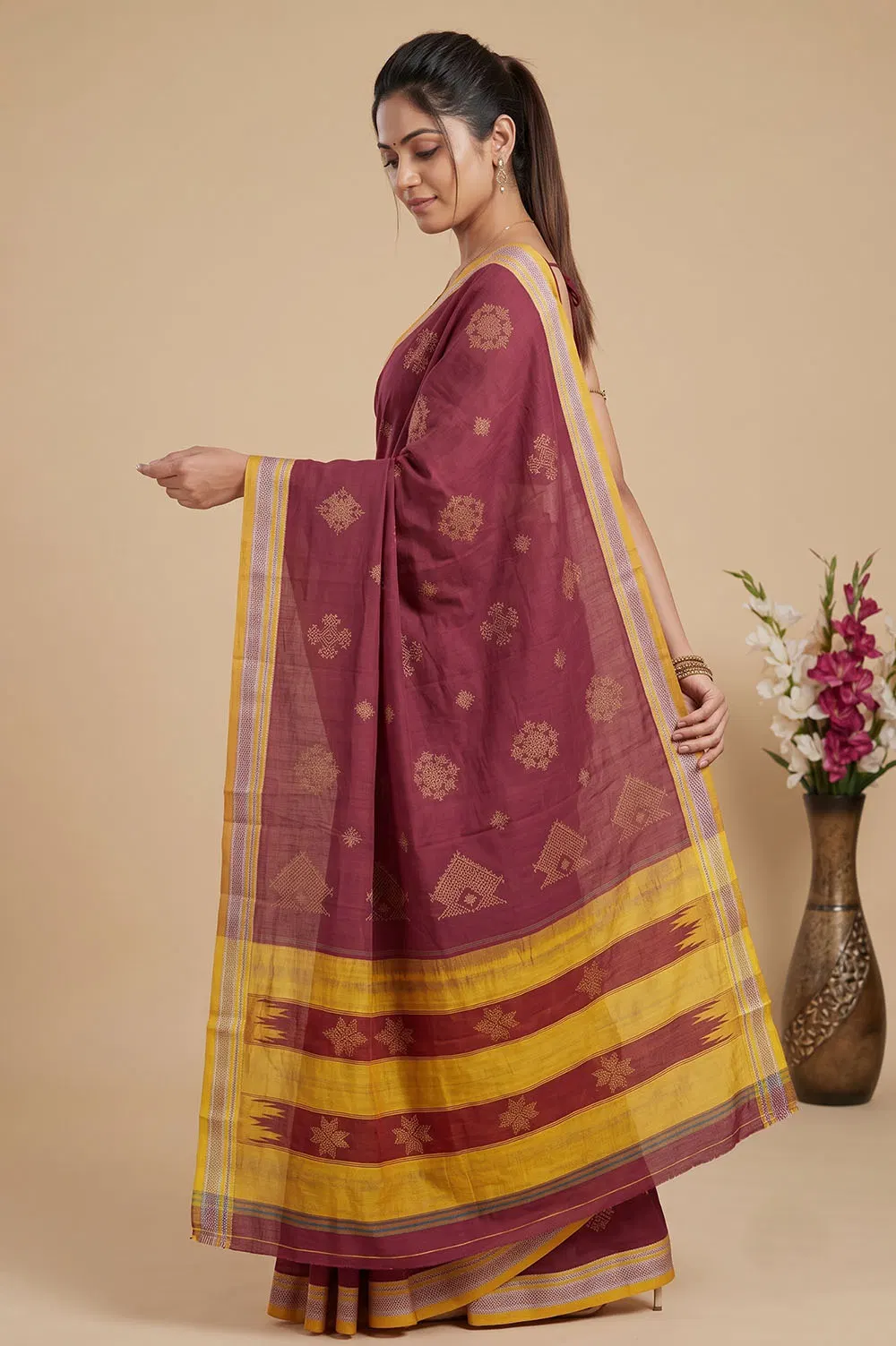 Kasuti Hand Embroidery on ilkal Handloom Cotton Silk Saree
