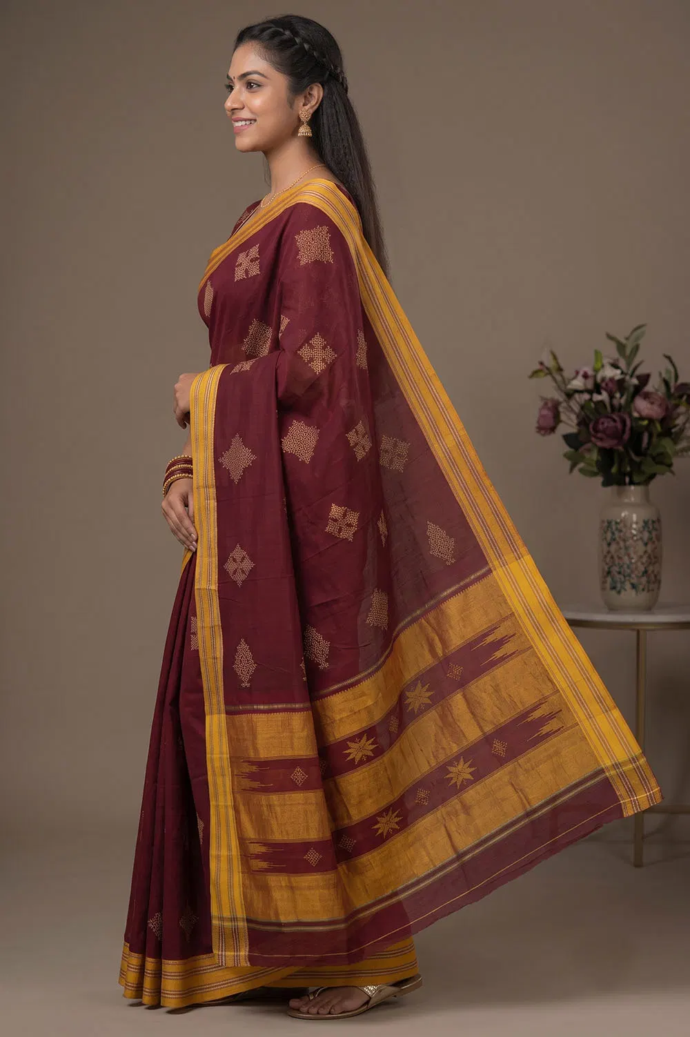 Kasuti Hand Embroidery on ilkal Handloom Cotton Silk Saree