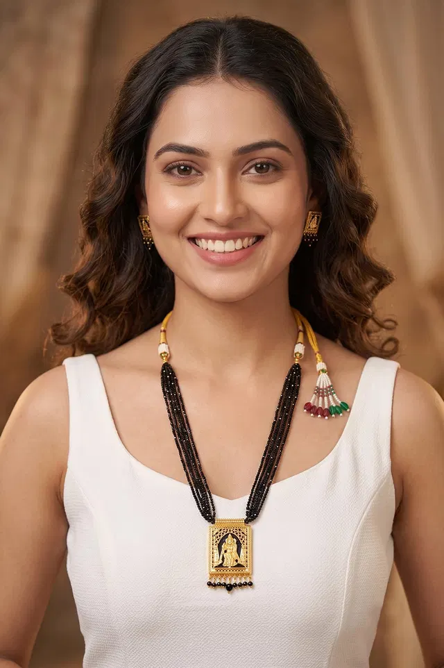 Thewa Black Queen Motif 23kt Gold Jewellery Set