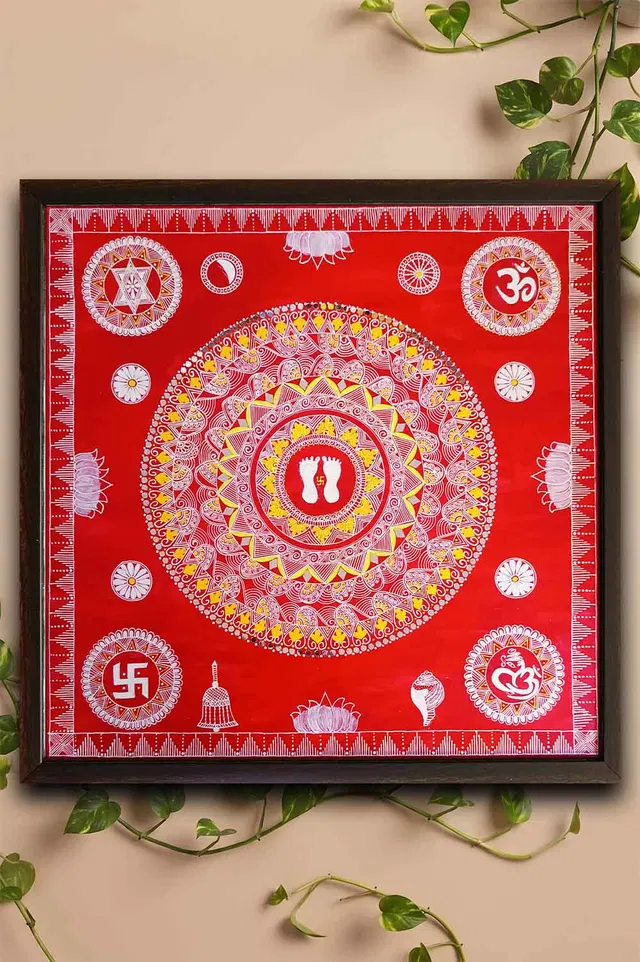 Uttarakhand Aipan Art on Wood (26x26) Inches