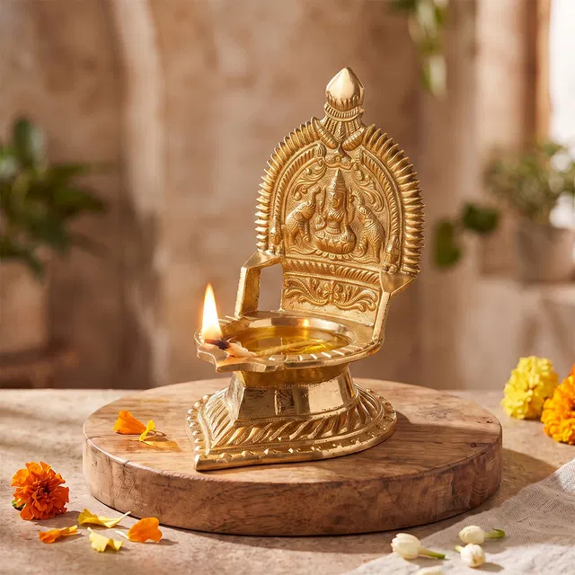 Nachiarkoil Brass Lamp Goddess Gaja Lakshmi (Single) - 6 Inches (430-475)Grams)