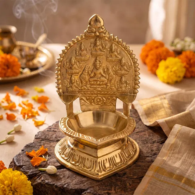 Nachiarkoil Brass Lamp Ashta Lakshmi (Single) - 7.5 Inches (800-900Grams)